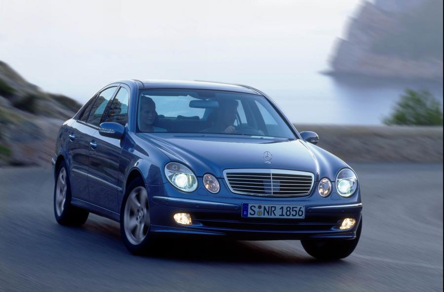  Mercedes-Benz E-Class 2002 года  (фото 147 из 448)
